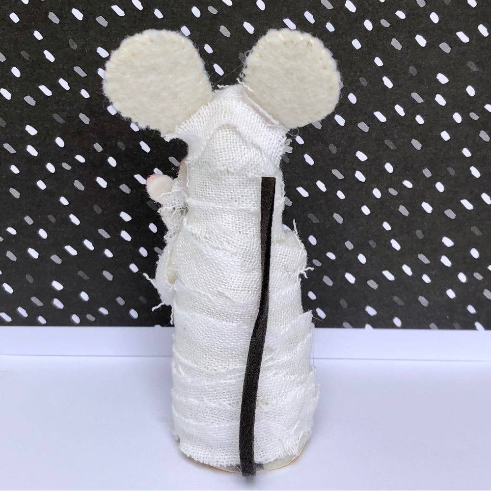 Mummy Mummy Mouse Felt Art Doll with baby Mummy cake topper hand-sewn - Picture 4 of 9